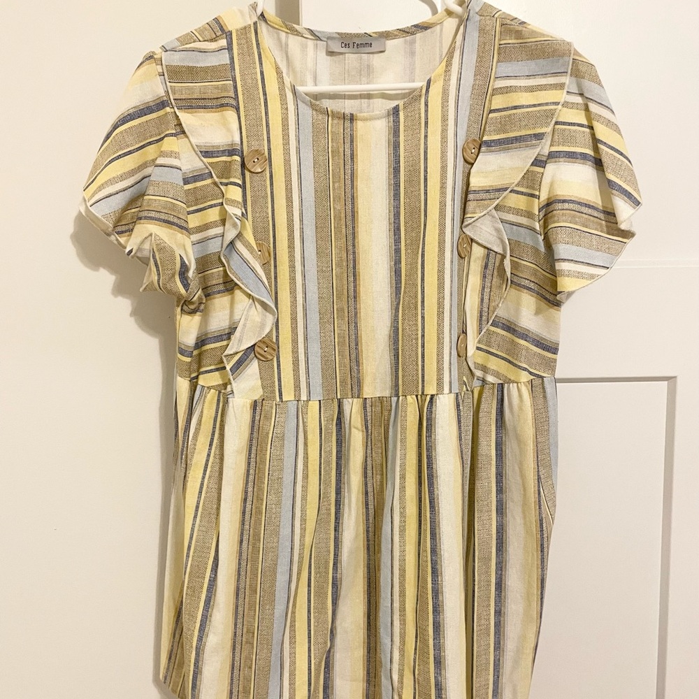 Striped Flowy Top with Button Details Size Large